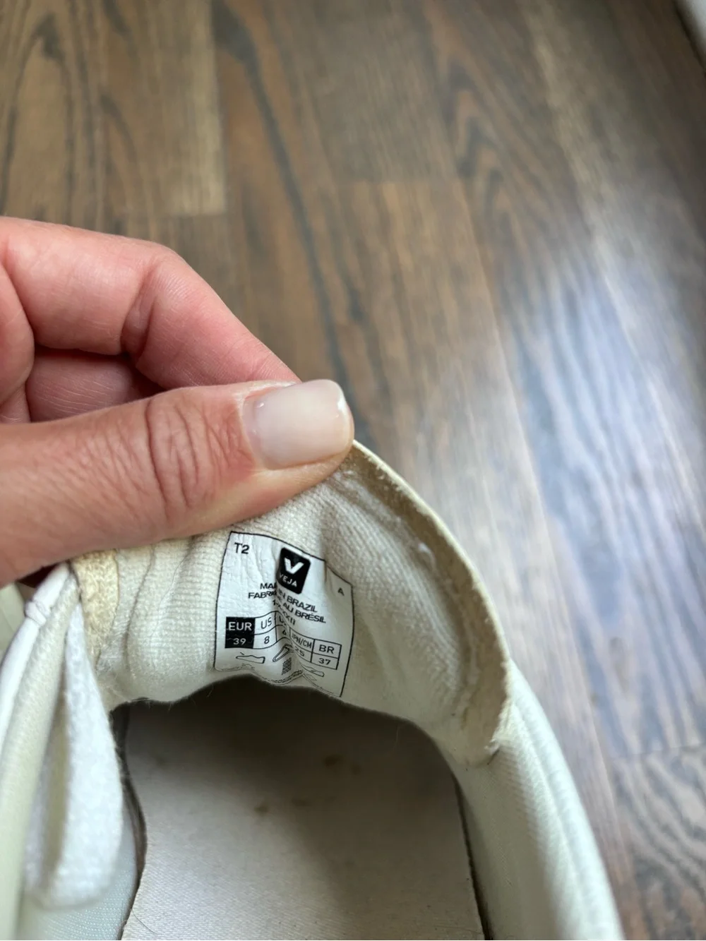 Veja classic leather